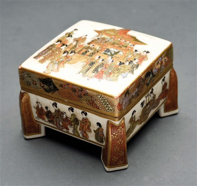 SATSUMA FOOTED BOX WITH LID.