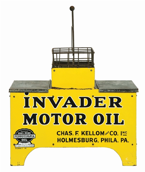 VERY RARE INVADER MOTOR OIL PORCELAIN SERVICE STATION OIL BOTTLE RACK W/ KNIGHT GRAPHICS.