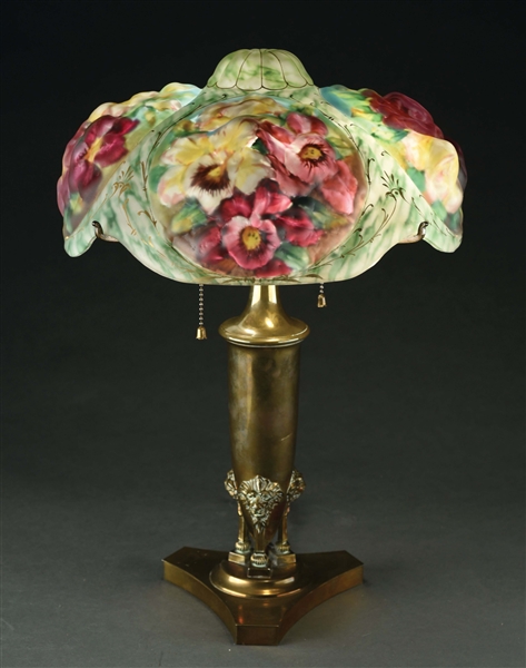 PAIRPOINT PUFFY OXFORD FLORAL LAMP.