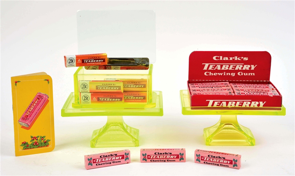 LOT OF 4: CLARKS TEABERRY ITEMS.