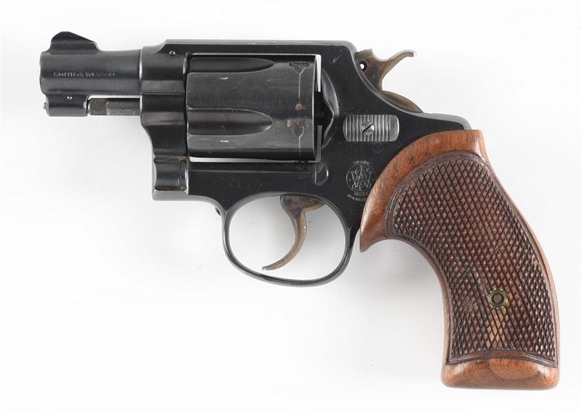(C) SMITH & WESSON CHIEFS SPECIAL DOUBLE ACTION REVOLVER.