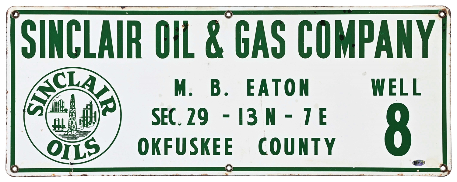 SINCLAIR OIL & GAS COMPANY PORCELAIN OIL LEASE SIGN W/ OIL DERRICK GRAPHIC.