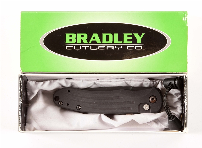 BRADLY 17950SBK AUTOMATIC KNIFE IN BOX.