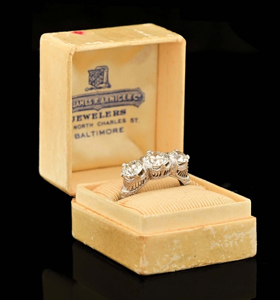 LADIES ANTIQUE PLATINUM FILIGREE 2.75CT TW DIAMOND RING W/ BOX.