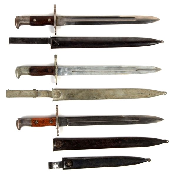 LOT OF 4: KRAG BAYONETS WITH EXTRA SCABBARD. 