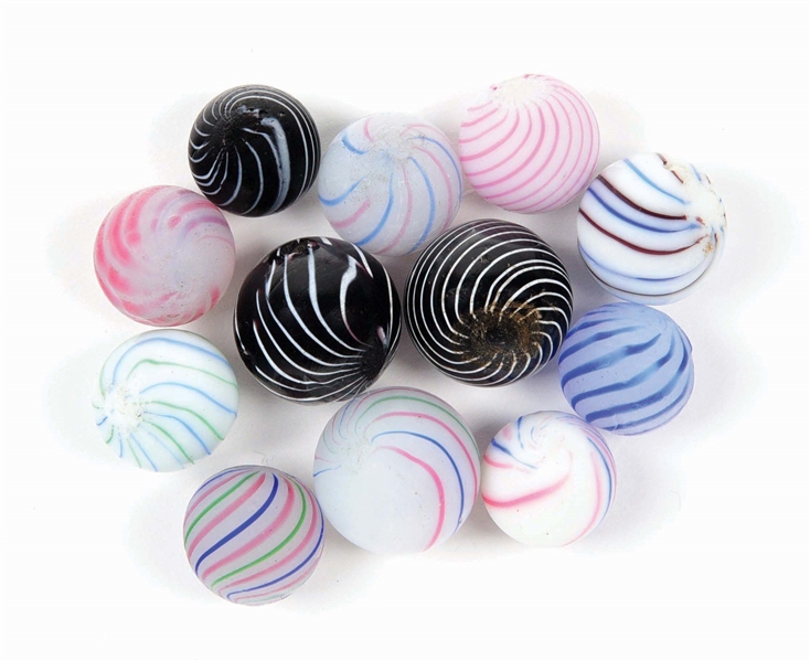 LOT OF 12: CLAMBROTH MARBLES.