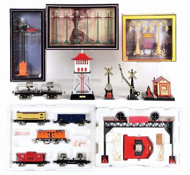 LOT OF 10: MOSTLY STANDARD GAUGE ACCESSORIES BY MTH & LIONEL.