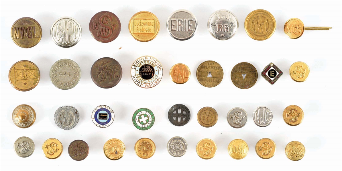 LARGE LOT OF RAILROAD BUTTONS, PINS, TOKENS.