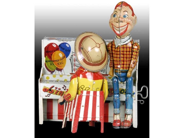 TIN WIND-UP UNIQUE ART HOWDY DOODY TOY BAND.      