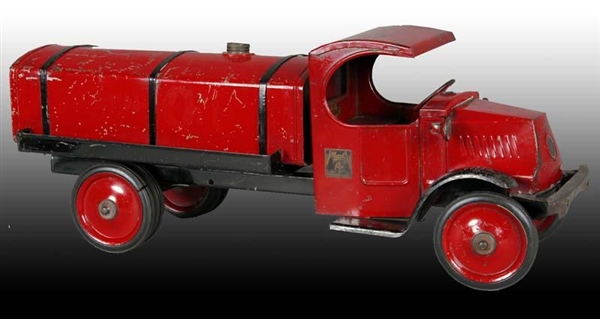 PRESSED STEEL STEELCRAFT DELUXE TANK TRUCK TOY.   