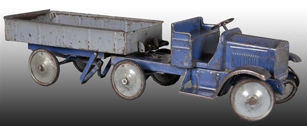PRESSED STEEL STEELCRAFT TRACTOR AND TRAILER TOY. 