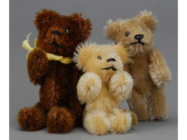 LOT: THREE SCHUCO TEDDY BEARS                     