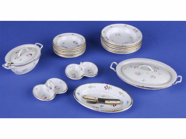 EARLY MINIATURE ENAMELWARE TABLE ITEMS            