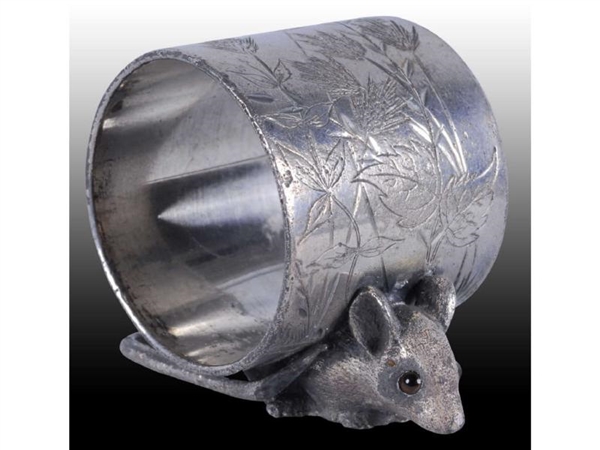 GLASS-EYED MOUSE FIGURAL NAPKIN RING.             