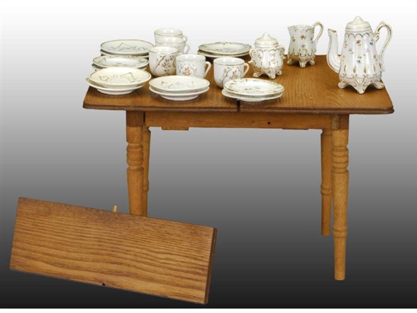 MINIATURE EXTENSION TABLE & CHINA ACCESSORIES.    