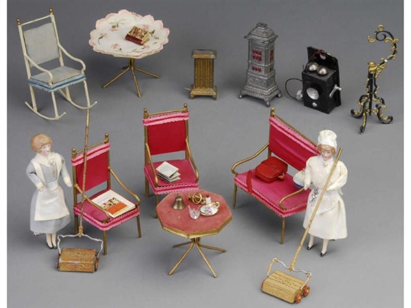 DOLLHOUSE MAIDS AND PAINTED METAL FURNITURE MN    