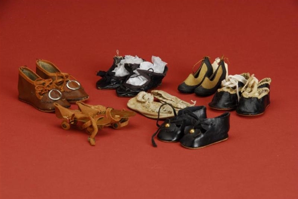 LOT: DOLL SHOES                                   