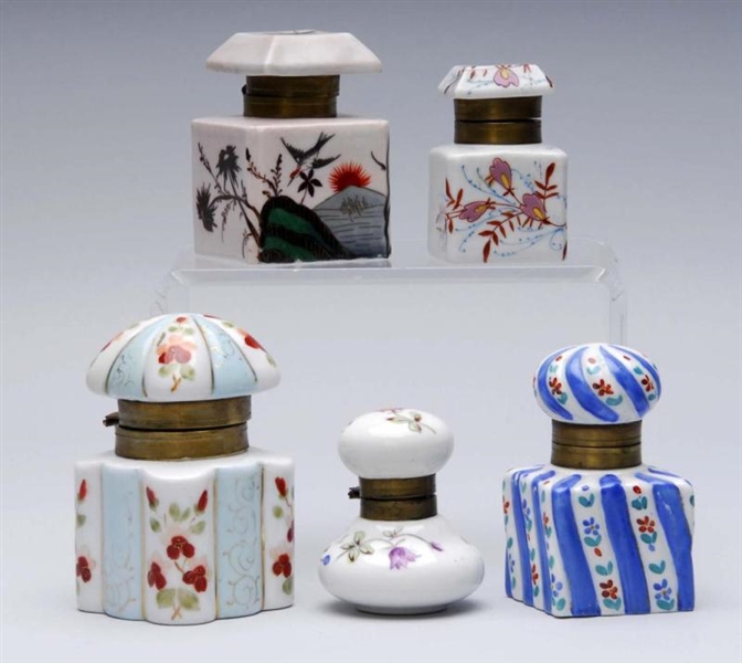 LOT OF 5: PORCELAIN HAND-PAINTED LIDDED INKWELLS. 