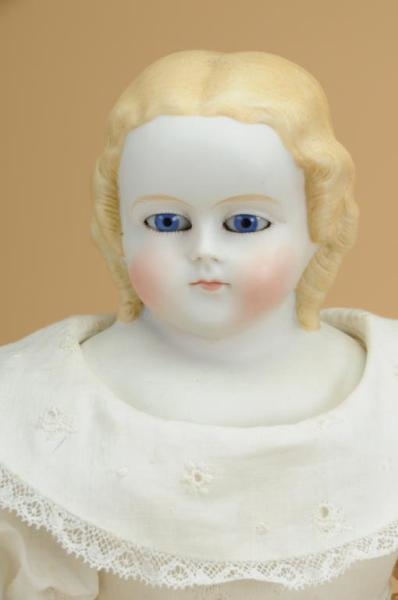 GLASS-EYED PARIAN LADY WITH TURNED HEAD           