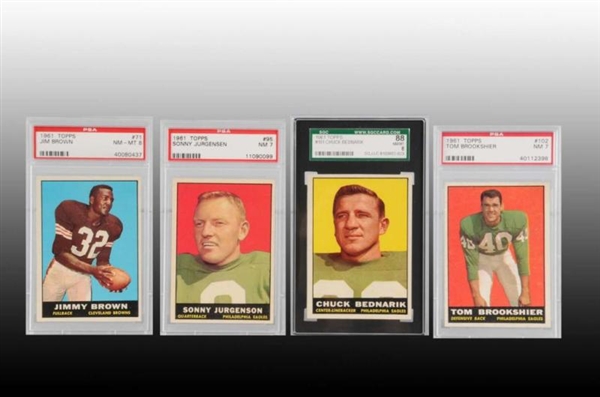 LOT OF 7: 1961 TOPPS FOOTBALL CARDS.              