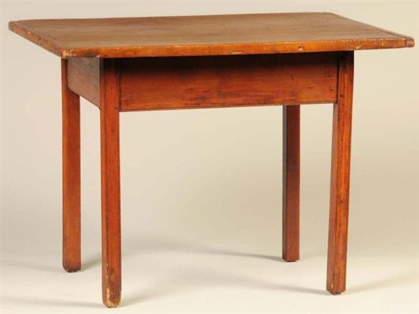 AMERICAN CHIPPENDALE TAVERN TABLE.                