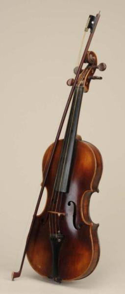 CONTINENTAL VIOLIN WITH BOW.                      