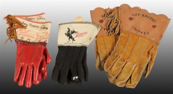LOT OF 3: PAIRS OF WESTERN & CHARACTER GLOVE SETS.