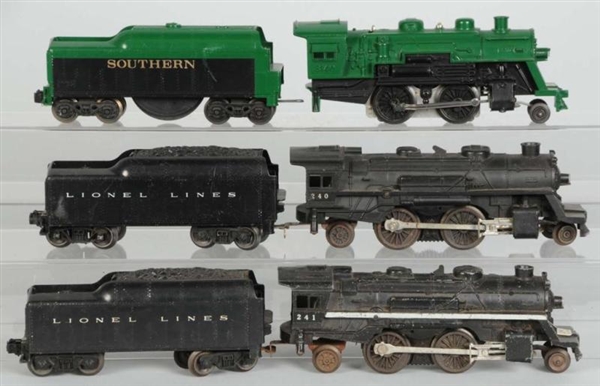 LOT OF 18: LIONEL PLASTIC STEAM ENGINES & TENDERS.