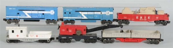LOT OF 6: LIONEL O-GAUGE FREIGHT CARS.            