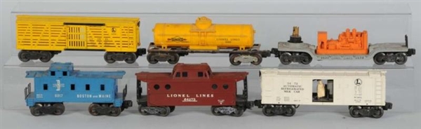 LOT OF 18: LIONEL O-GAUGE FREIGHT CARS.           