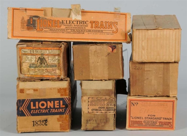 LOT OF 8: LIONEL STANDARD GAUGE TRAIN BOXES.      