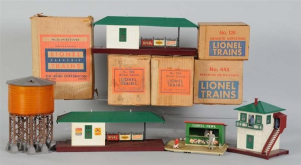 LOT OF 5: LIONEL BOXED TRAIN ACCESSORIES.         