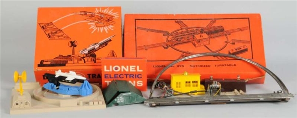 LOT OF 2: LIONEL O-GAUGE ACCESSORIES IN OB        
