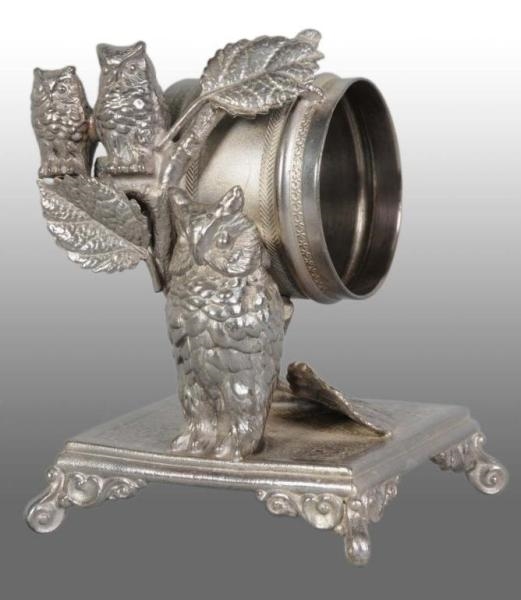 MOTHER OWL WITH 2 BABY OWLS FIGURAL NAPKIN RING.  