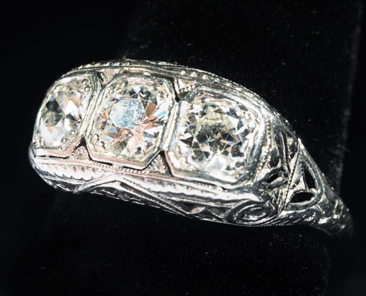 DIAMOND RING SET IN PLATINUM.                     