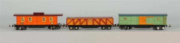 LOT OF 3: LIONEL LITHOGRAPHED FREIGHT CARS.       