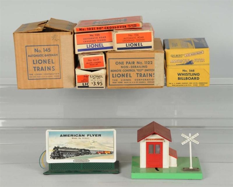 LOT OF 7: LIONEL & AMERICAN FLYER ACCESSORIES.    
