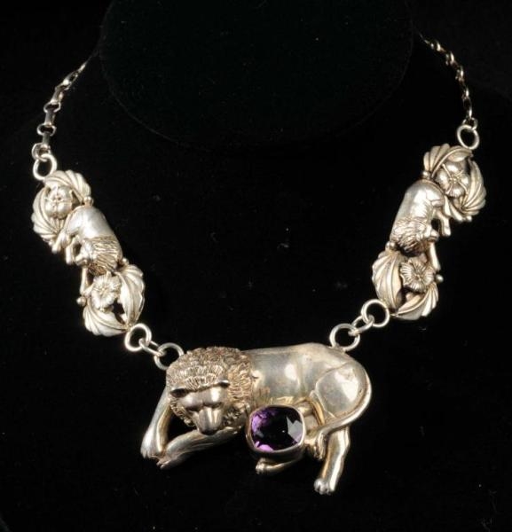 LION NECKLACE WITH AMETHYST STONE.                