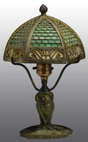 BRADLEY & HUBBARD OWL BASE LAMP.                  
