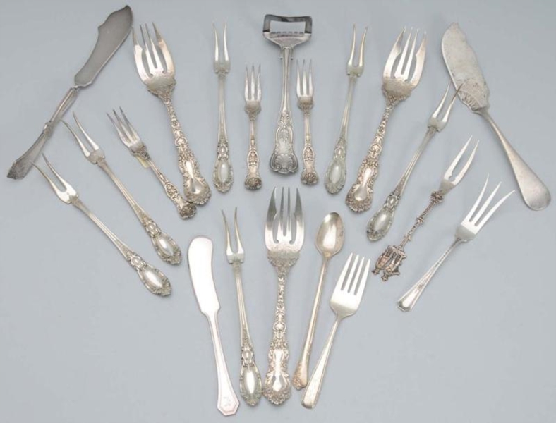 LOT OF 20: AMERICAN SILVER FORKS & OTHER UTENSILS.
