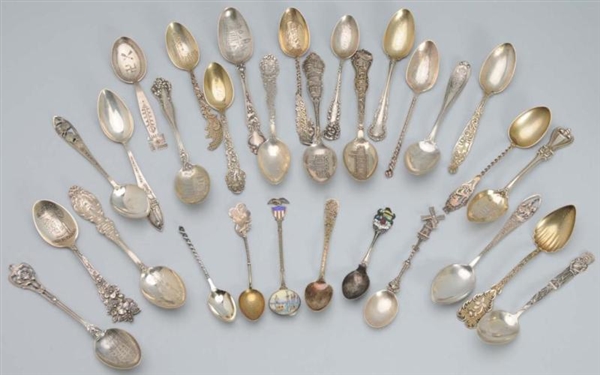LOT OF 30: AMERICAN SILVER SPOONS.                