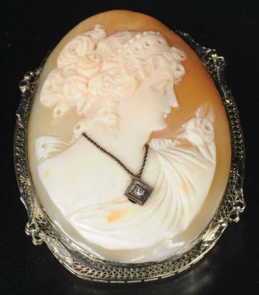 ANTIQUE JEWELRY 14K Y.GOLD CAMEO PIN.             