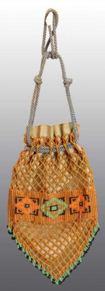 NATIVE AMERICAN INDIAN BEADED PURSE.              
