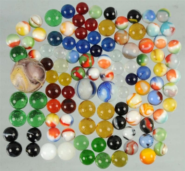 LOT OF EARLY MACHINE-MADE MARBLES.                
