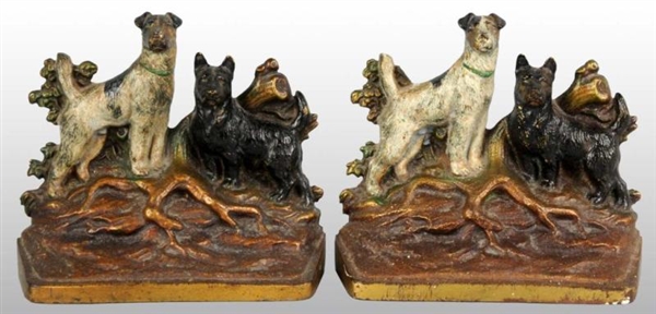 WIREHAIRED TERRIER AND SCOTTIE TERRIER BOOKENDS.  