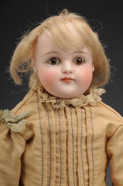 EARLY CLOSED MOUTH KESTNER DOLL.                  