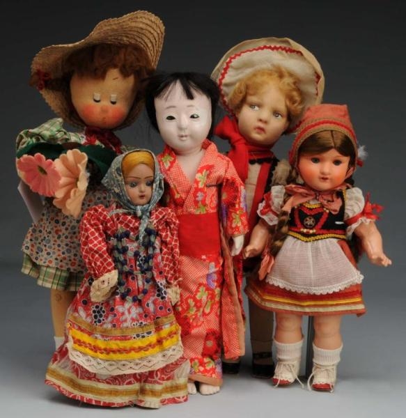 LOT OF 5: MISCELLANEOUS DOLLS.                    