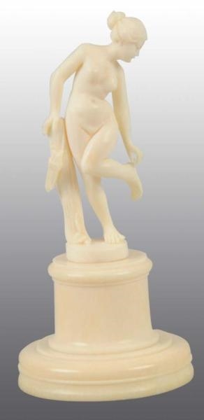 NUDE IVORY STATUE OF A WOMAN.                     