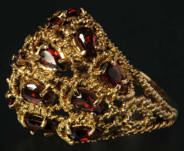 ANTIQUE JEWELRY 14K GOLD RUBY RING.               