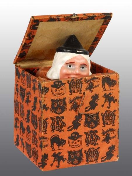 HALLOWEEN WITCH JACK IN THE BOX TOY.              